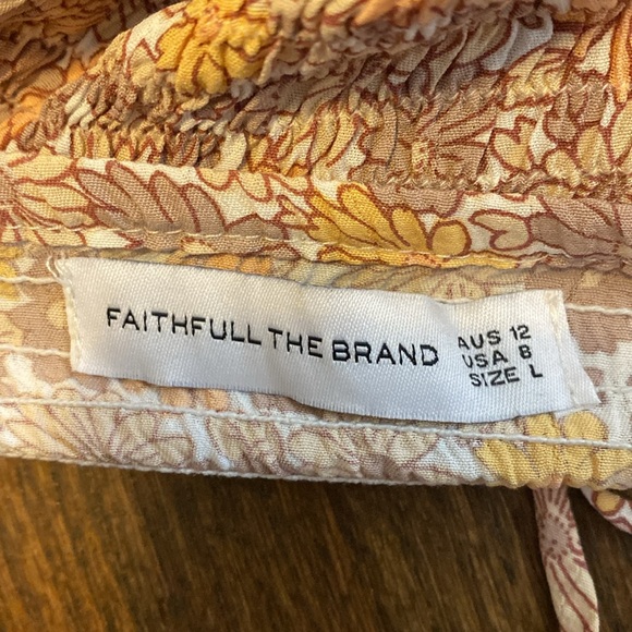 Faithfull The Brand floral smocked crop top - Picture 5 of 7